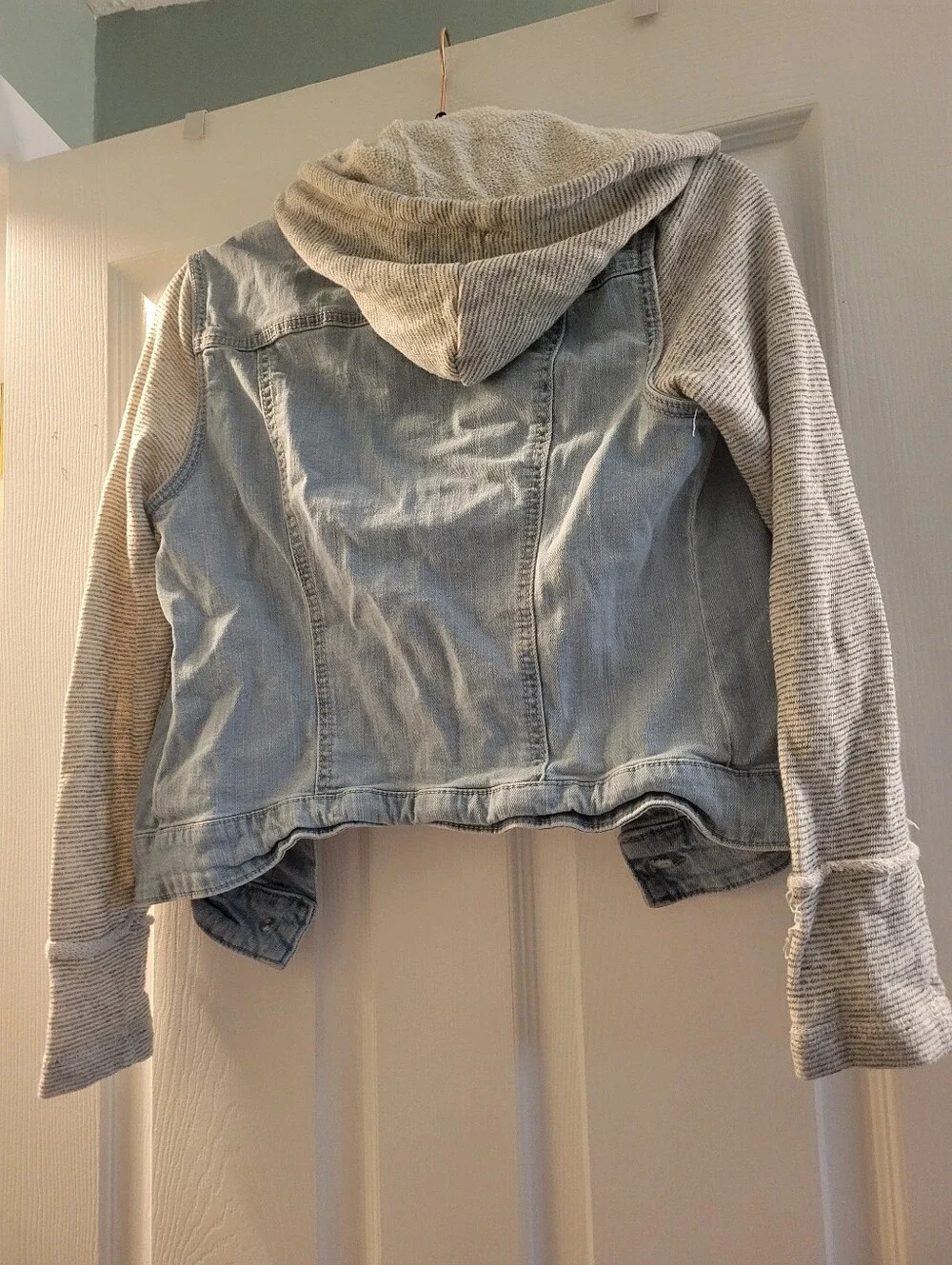 Mossimo Light Wash Denim Jacket with Gray Knit Hoodie M
